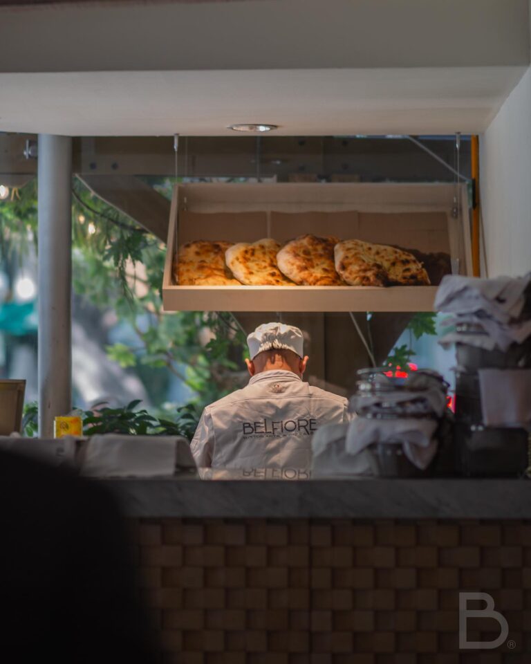 Belforno Yo con Movil 5